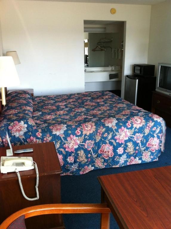 Super 7 Motel Richmond Room photo